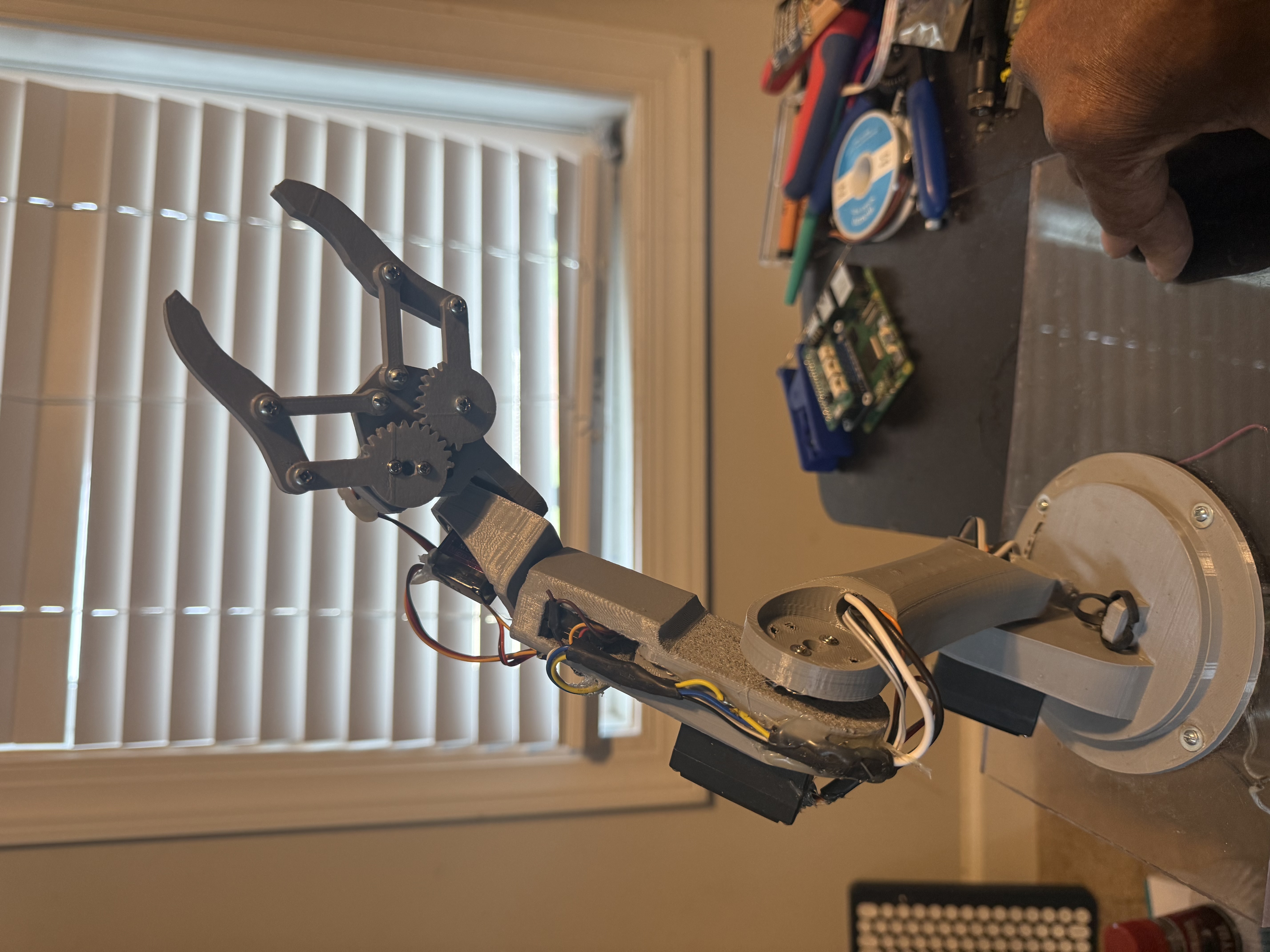 Real two-claw assembly reference